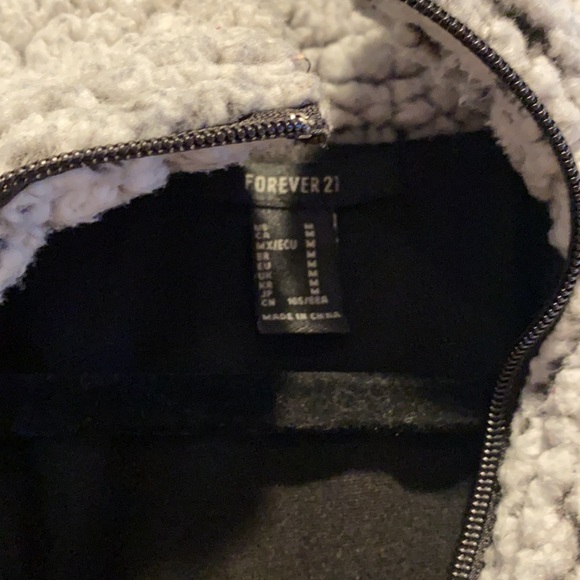 sherpa black and white jacket - Picture 3 of 4